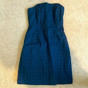 Vineyard vines. Cotton dress. Size 2. Navy blue. Lightly worn, great condition.